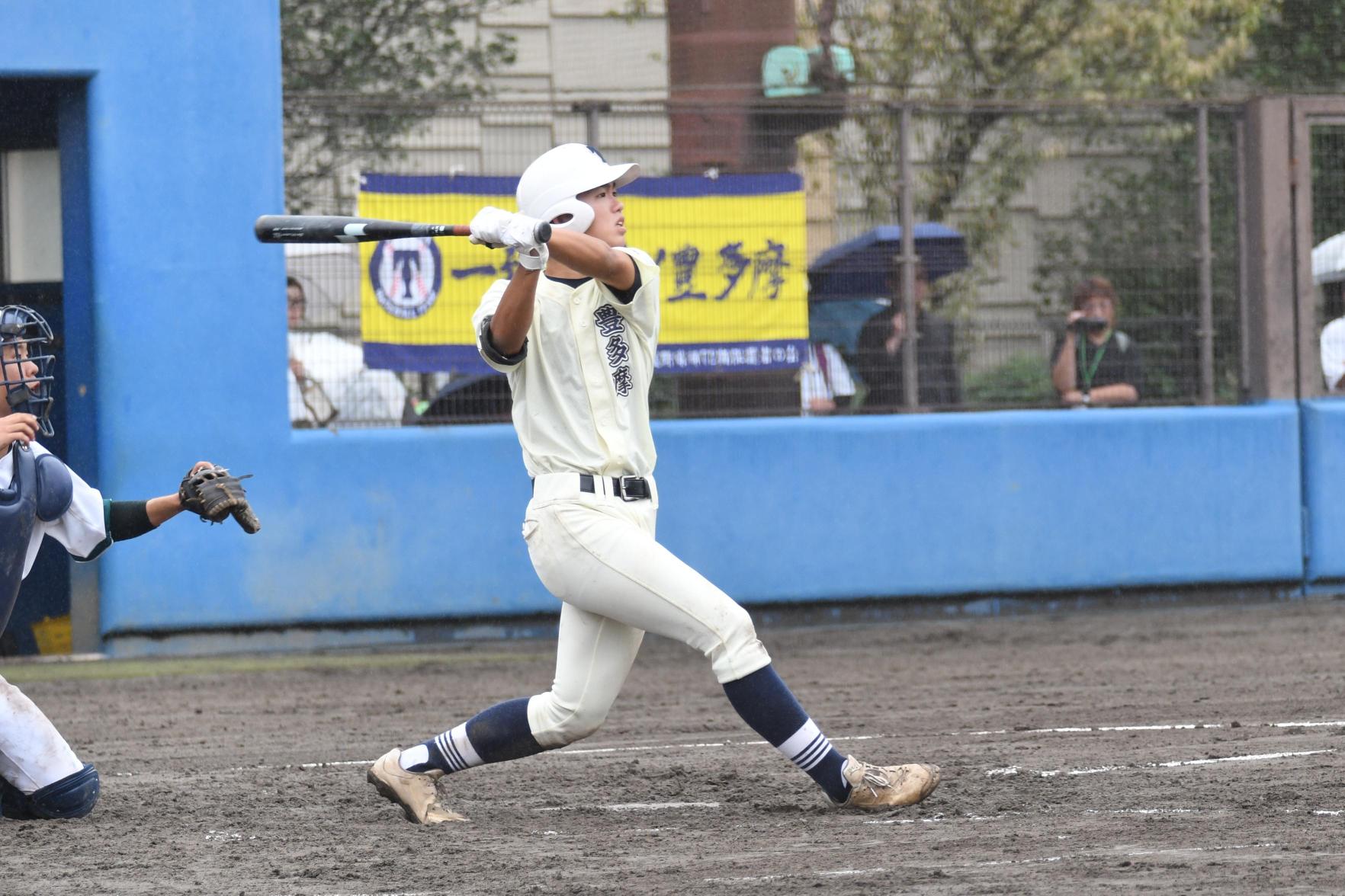 R08秋 小川逆転タイムリー3ベース